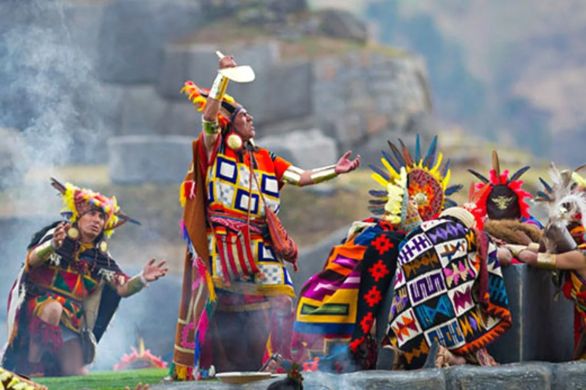 Inti Raymi: La Guía Definitiva sobre la Fiesta del Sol en Cusco [2026]